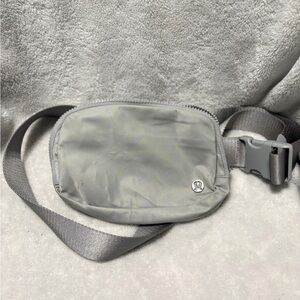 Lululemon Gray Belt Bag Fanny Pack 1L Athletic Waist Pack Sling Bag Small